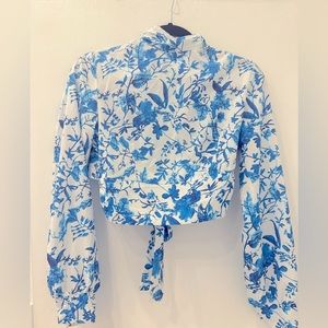 Top long sleeve blouse with back uncover